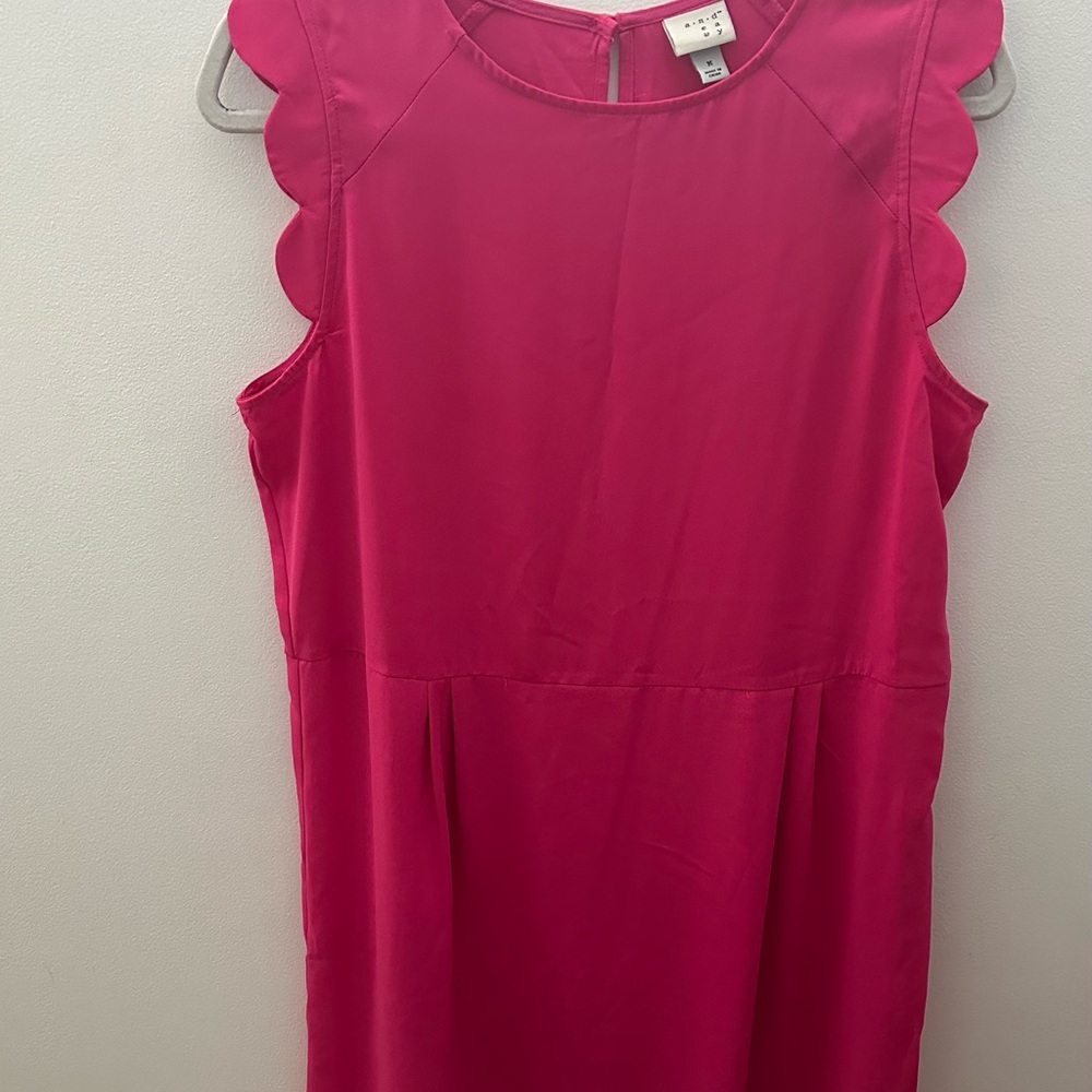 Pink Sleeveless Dress with Scalloped Edges - M